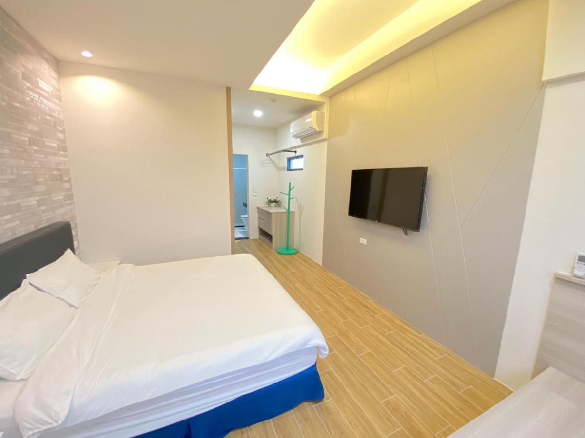 渡小夜電梯民宿 Yilannight B&B Вужие Екстериор снимка