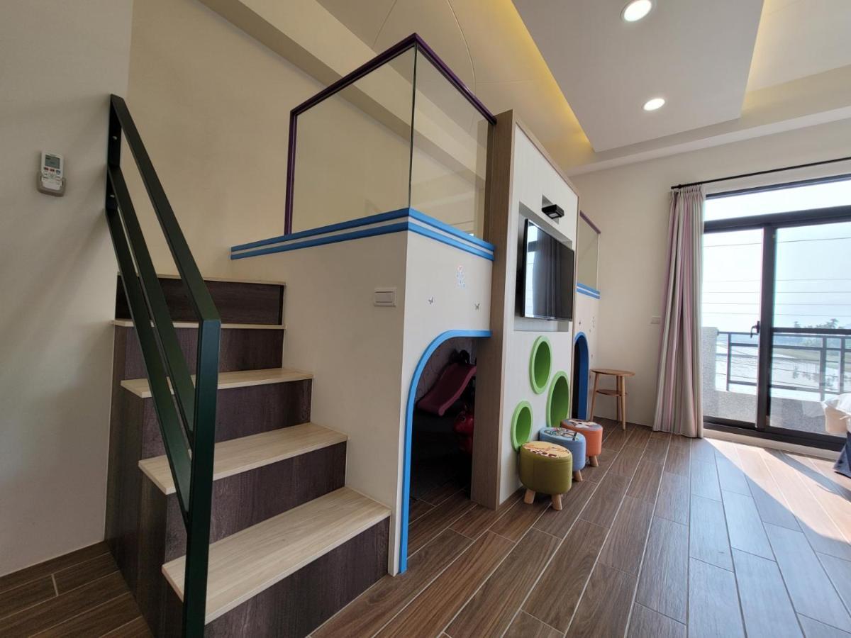 渡小夜電梯民宿 Yilannight B&B Вужие Екстериор снимка